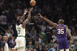 开云体育在线-关于凯尔特人控卫沃克：认真对待每场比赛的信息