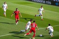 开云体育官网入口-欧国联赛战况激烈，球队展现实力