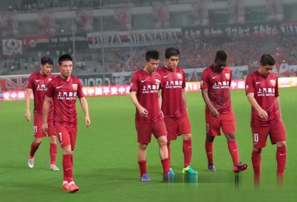 包含上港鲁能交锋逼平积分榜激发双方潜力的词条