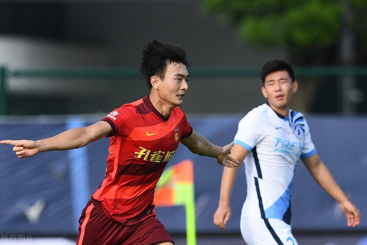 包含沃尔夫斯堡豺狼队力克斯图加特，保持连胜的词条