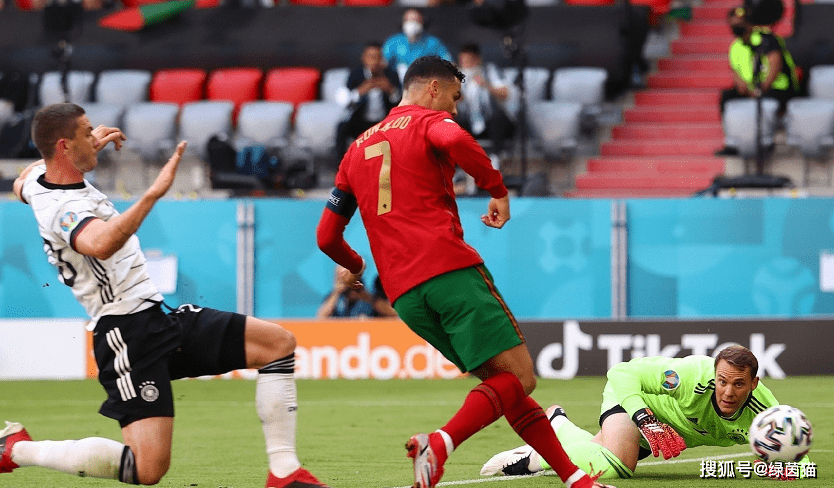 匈牙利队突围晋级，赢得掌声