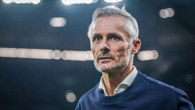 包含沙尔克04主帅公开批评球员,战术调整或将进行的词条 包含沙尔克04主帅公开批评球员,战术调整或将进行的词条