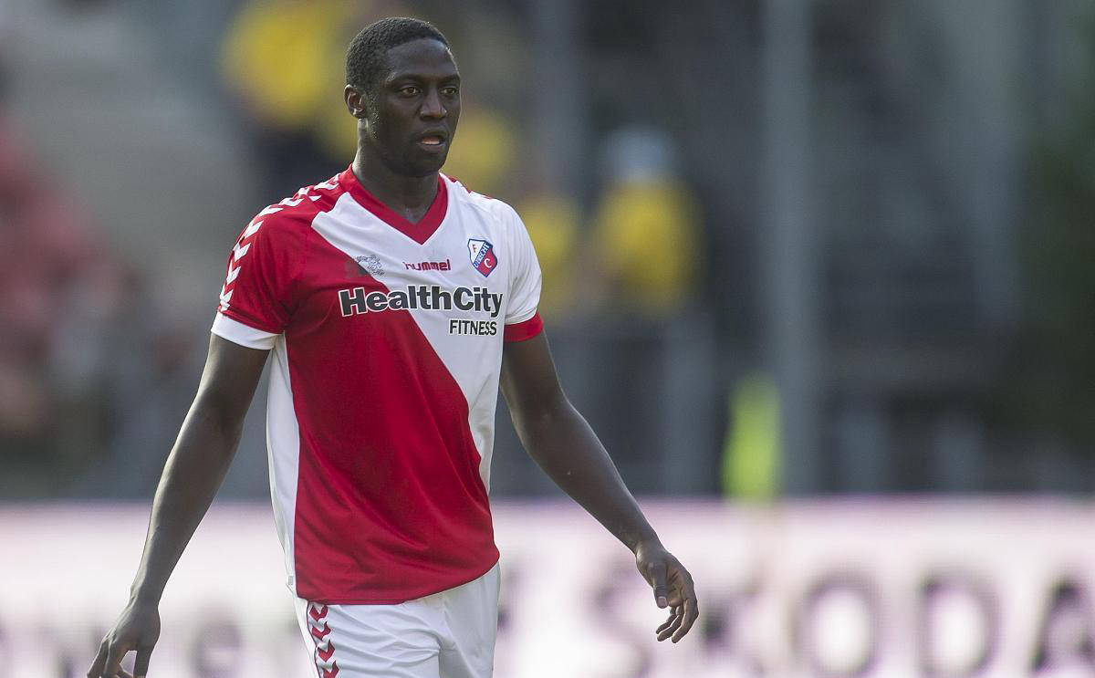 包含阿贾克斯主场告捷,以三战全胜领跑欧冠小组的词条 包含阿贾克斯主场告捷,以三战全胜领跑欧冠小组的词条