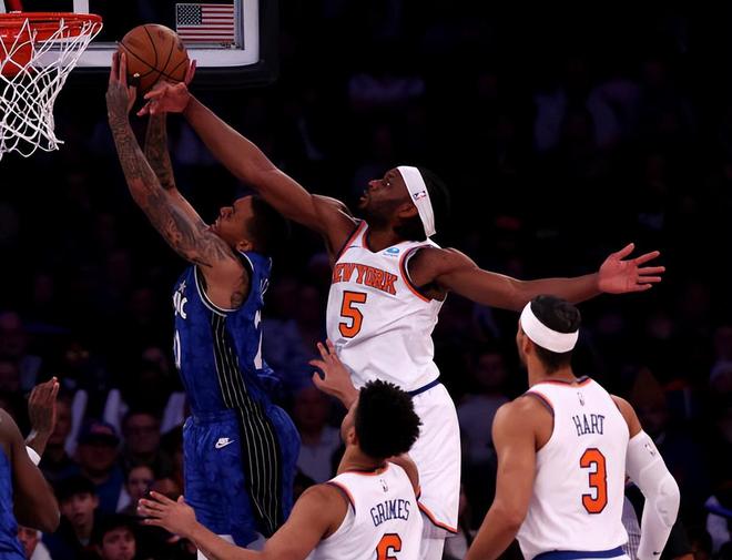 魔术队长出战,奉献精彩表现带领球队胜利 魔术队长出战,奉献精彩表现带领球队胜利