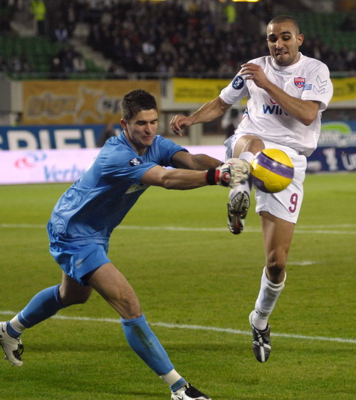 布尔加利亚队遭遇困境，险胜对手晋级欧洲预选赛八强的简单介绍