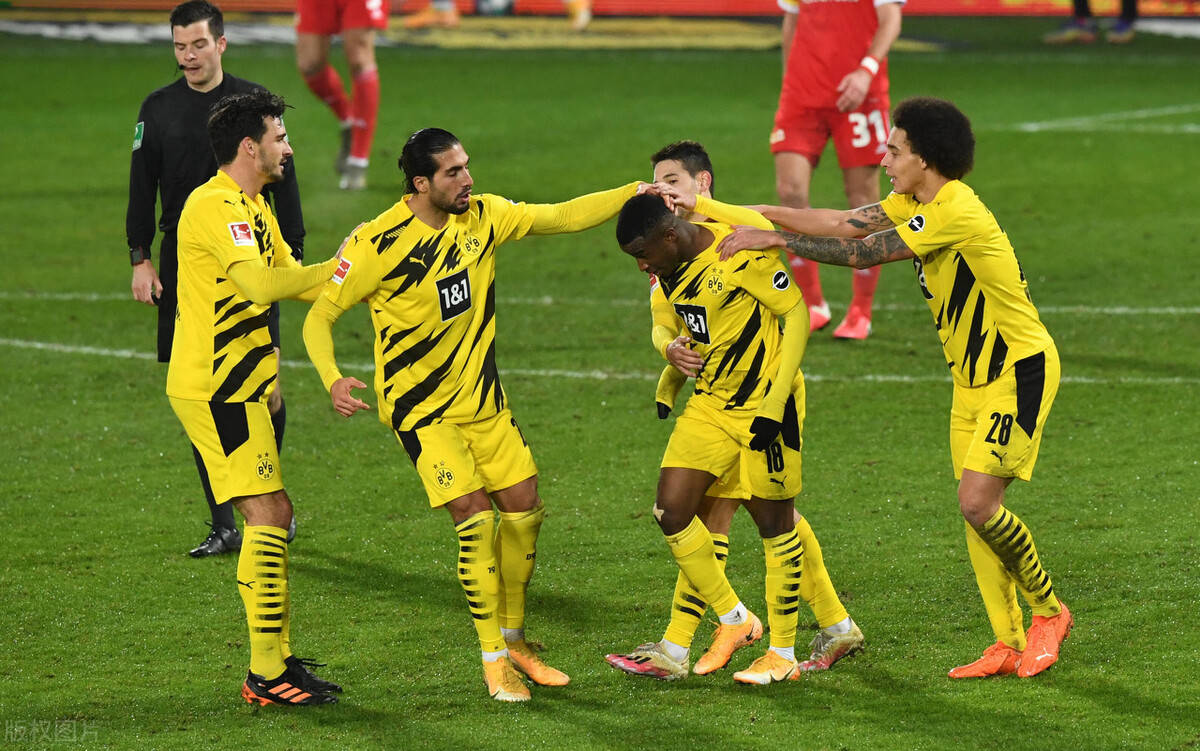 关于沃尔夫斯堡球队成功抵御对手的猛烈攻势，力保不败的信息